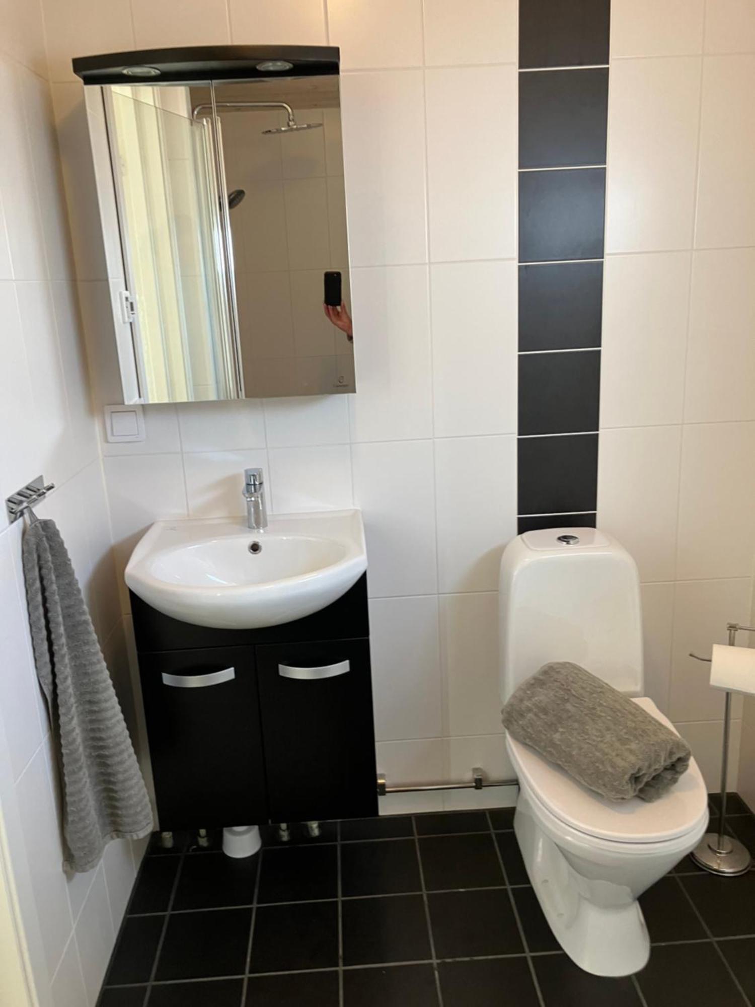 Eget Gaesthus I Vaestkustpaerlan Skaerhamn Villa Luaran gambar
